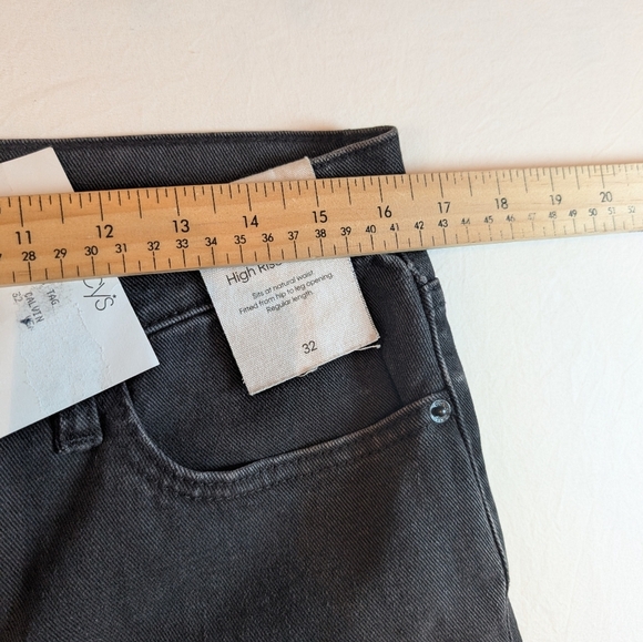 24. Nwt Calvin Klein Women's Gray Jeans - Picture 3 of 5